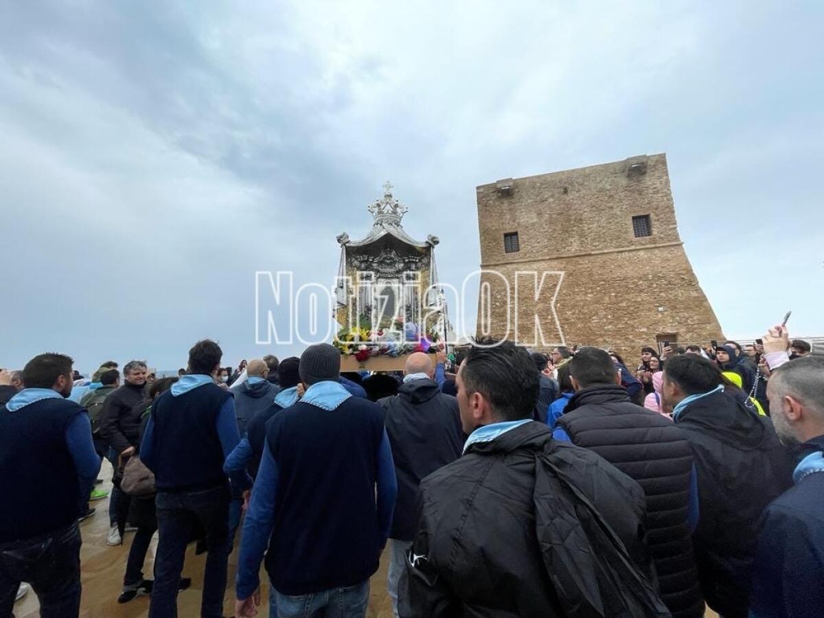 Servizio navetta a Capo Colonna nel pellegrinaggio: un aiuto per i fedeli - 