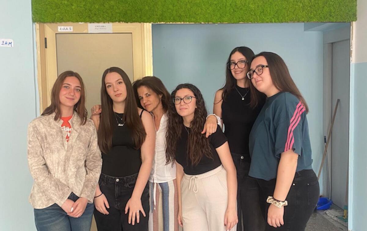 Crotone - Le ragazze del Gravina alle Finali nazionali di lingua spagnola - 