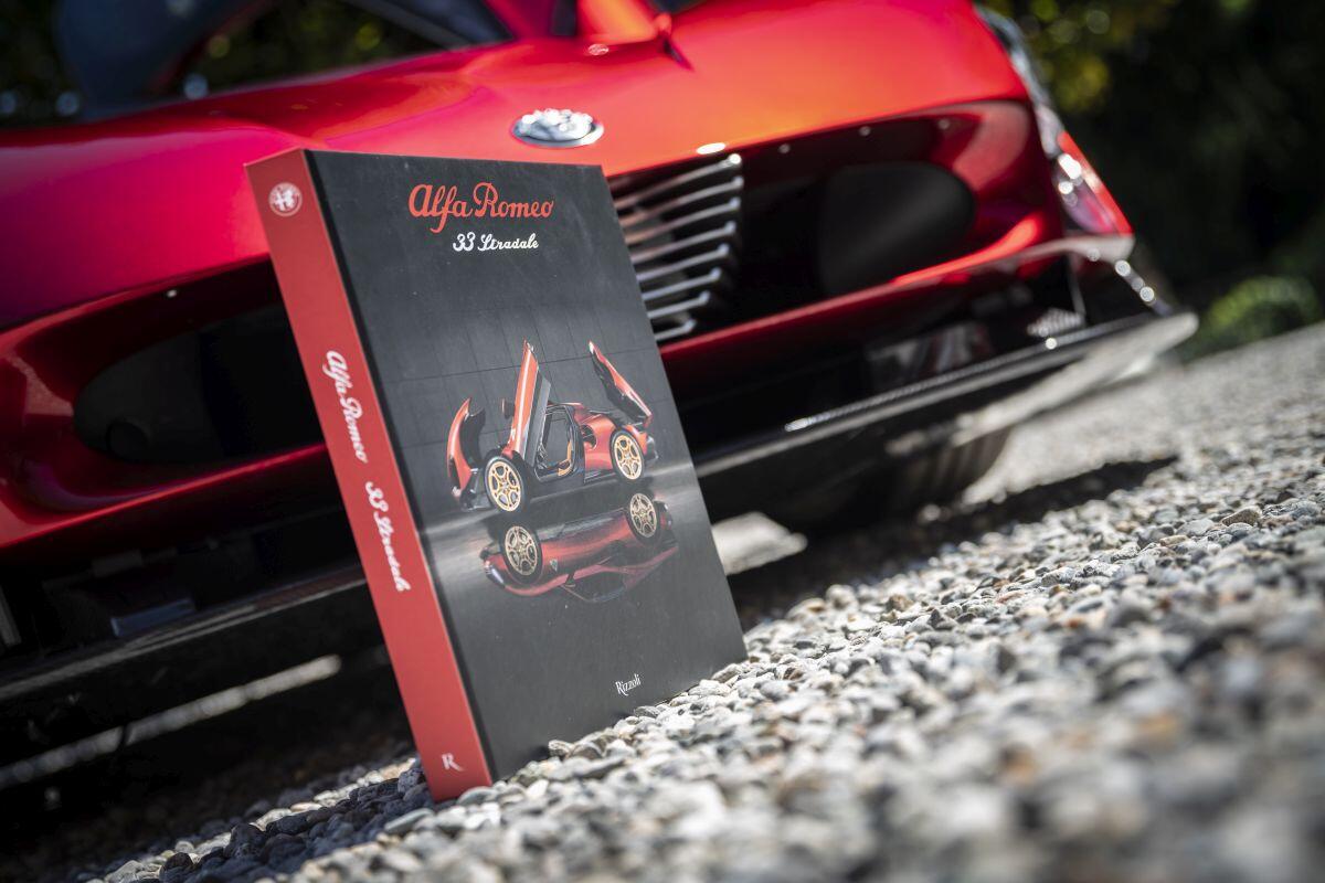 Alfa Romeo racconta la genesi della nuova 33 Stradale in un libro - 