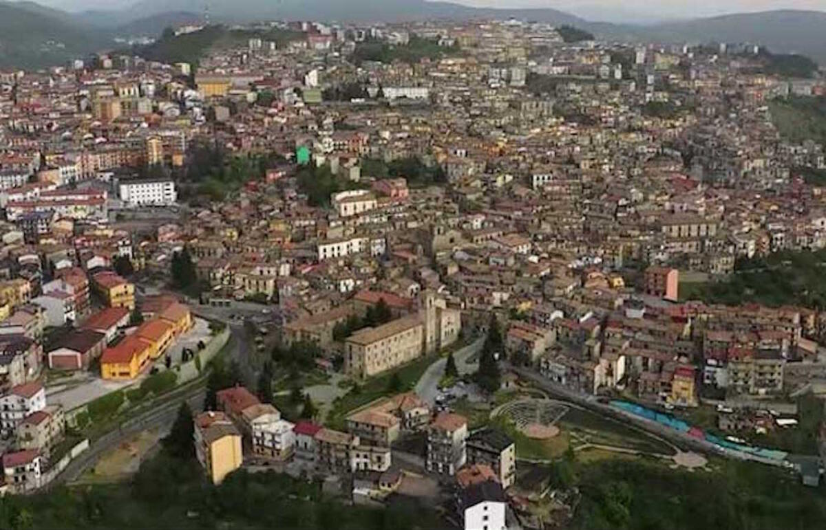 San Giovanni in Fiore, 314 mila euro per l’illuminazione pubblica: nuovi interventi nel Parco comunale e nelle frazioni - 