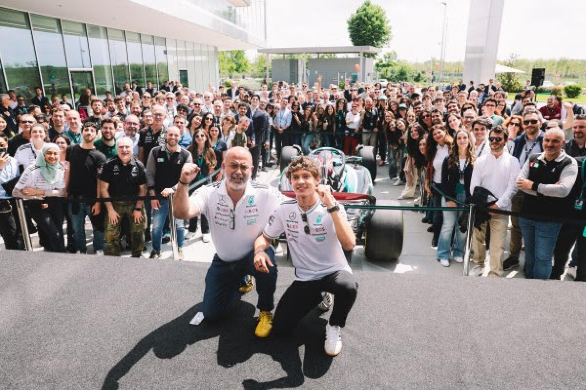 Antonelli in visita al Petronas Global R&amp;T Centre di Santena - 