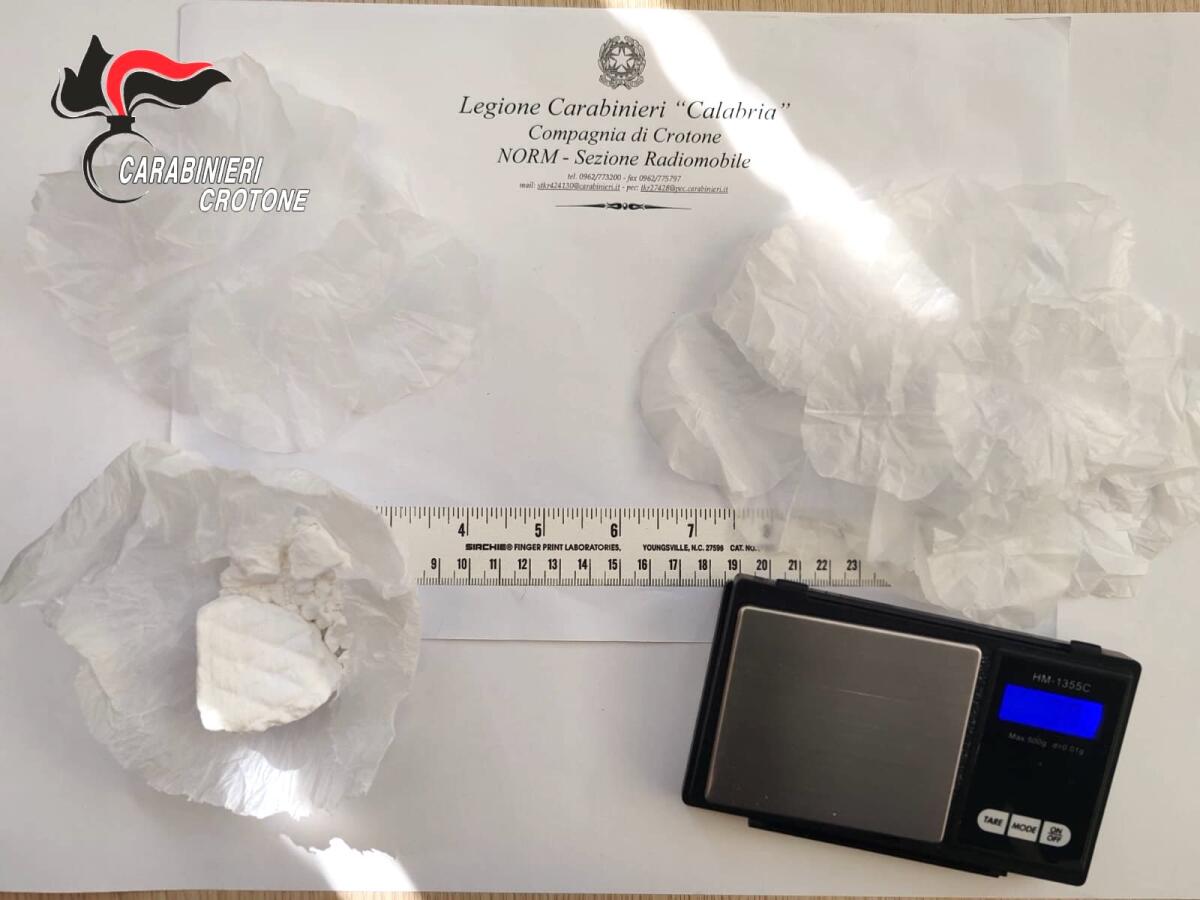 Spaccio in casa, i Carabinieri arrestano un uomo a Crotone - 