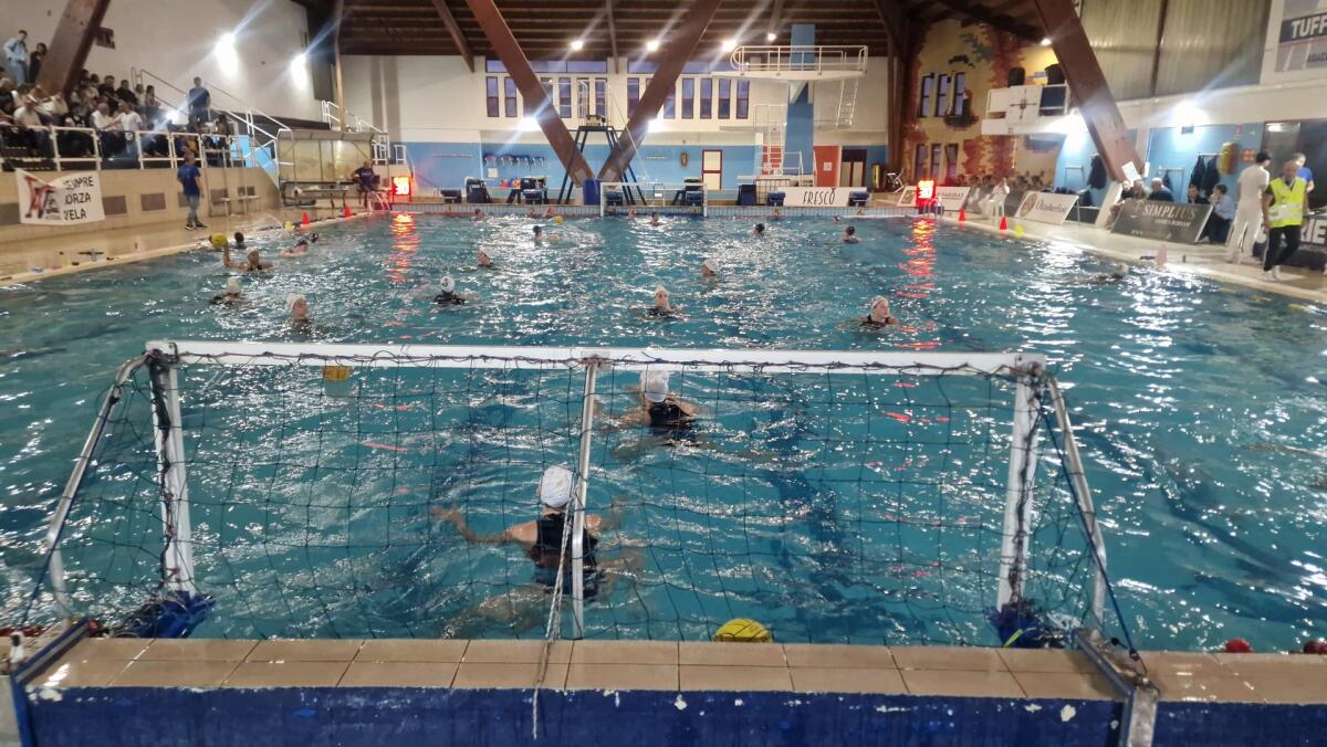 Pallanuoto - Smile Cosenza vince gara-1 in A1 con Ancona: salvezza più vicina - 