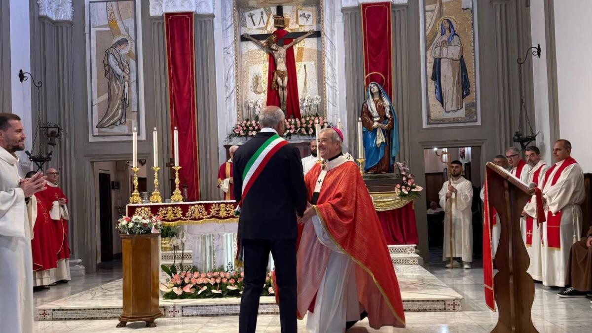 Cosenza - Il Sindaco al Solenne Pontificale per le celebrazioni della Festa del Crocifisso - 