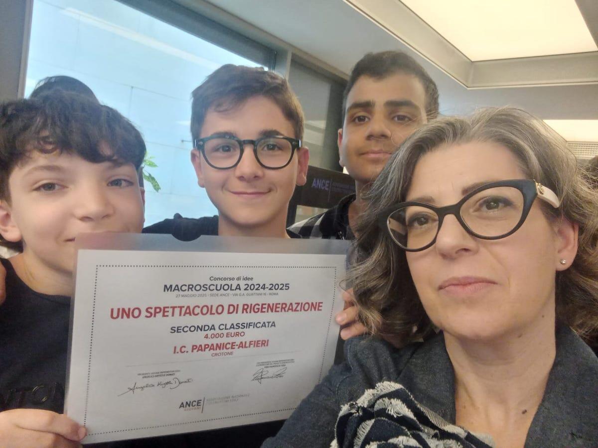 Crotone - La creatività degli studenti dell'I. C. Papanice-Alfieri premiata al concorso ANCE Giovani - 