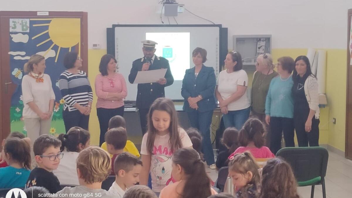Pietrapaola: La Polizia Municipale insegna l'Educazione Stradale ai bambini -