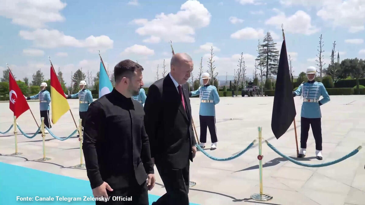 Zelensky incontra Erdogan in Turchia - 