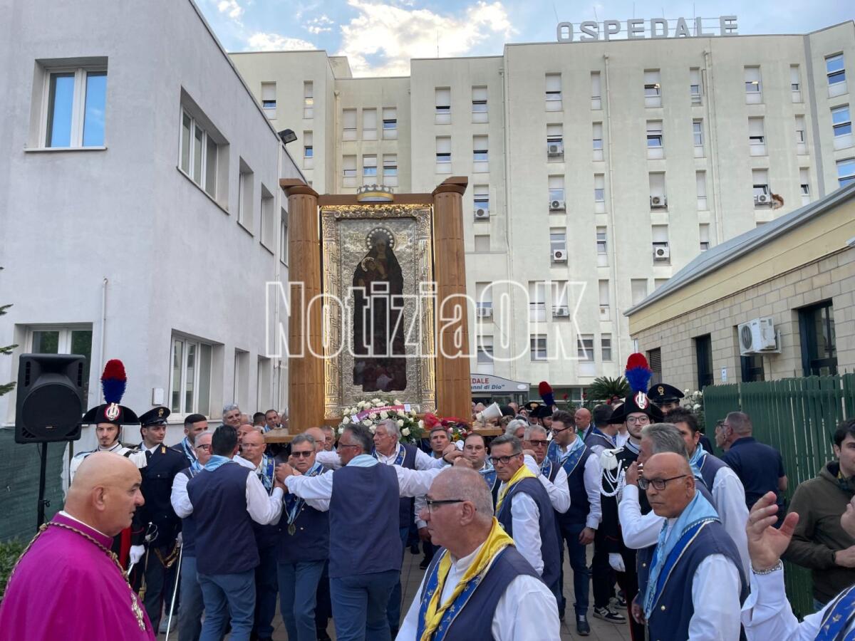 Crotone - Oggi Giornata di devozione: la Madonna di Capo Colonna in processione verso l'ospedale - 