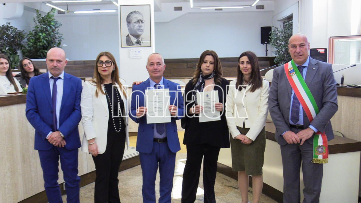 (VIDEO) Crotone premia i docenti Frandina e Rossetto: modelli di cittadinanza attiva e cultura europea - 