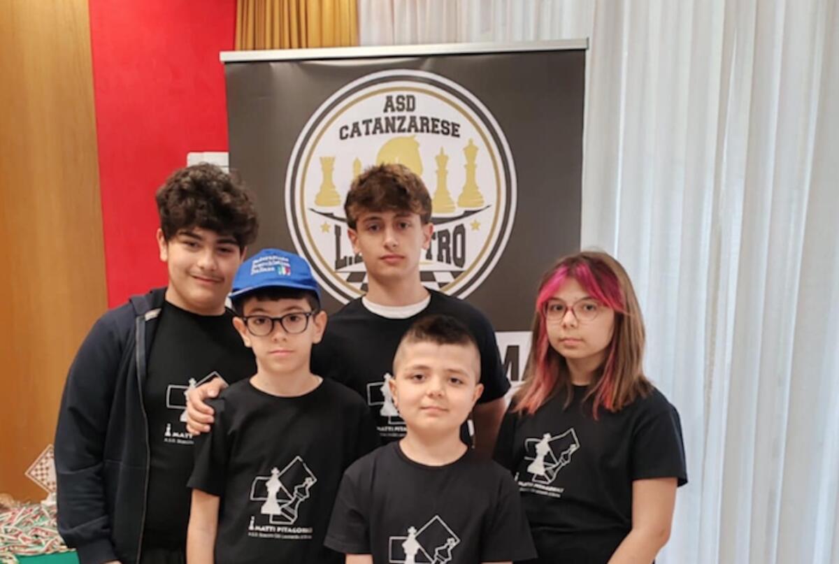 (Foto) Crotone - I “Matti Pitagorici” brillano al torneo regionale - 