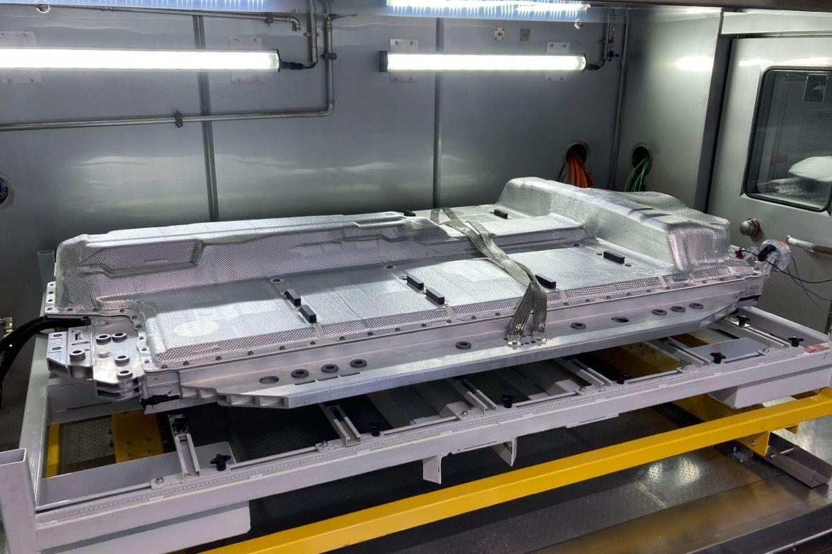 BMW Group e Solid Power testano celle per batterie stato solido per I7 - 