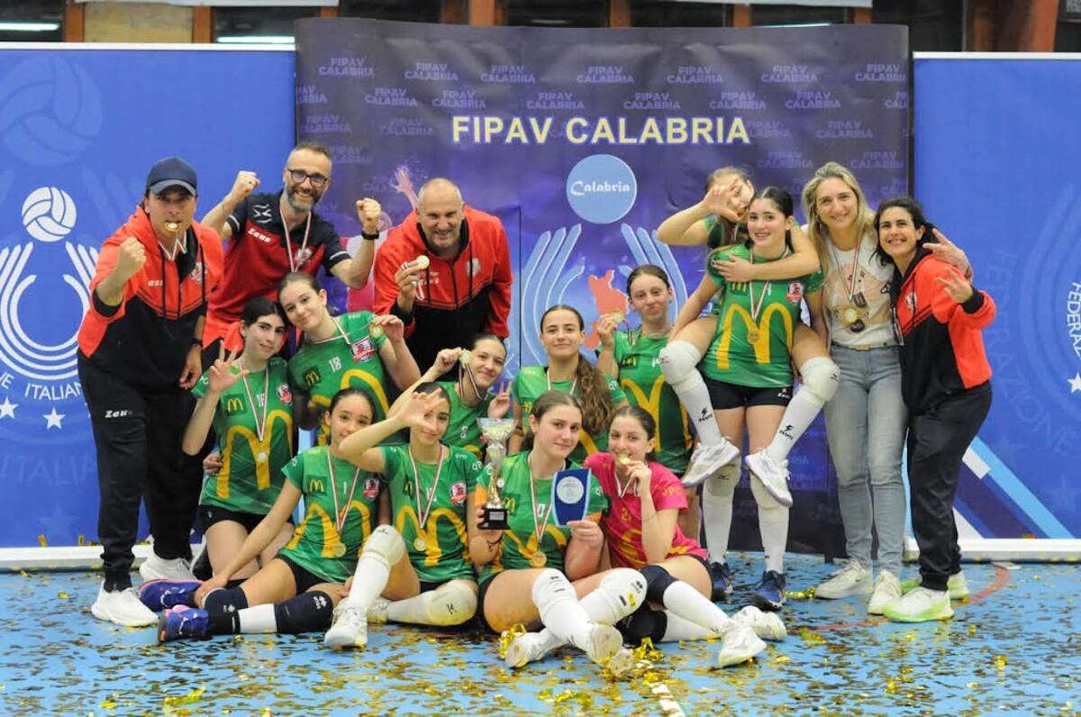 Pallavolo - Le Sirenette Under 14 della Pallavolo Crotone volano alle Finali Nazionali - 