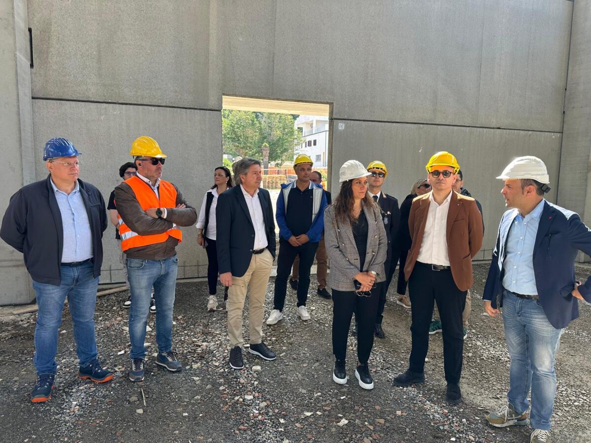 Fuscaldo, al via la ricostruzione dell’Itis “E. Fermi” e la nuova palestra: investimenti da Pnrr, Regione e Provincia - 