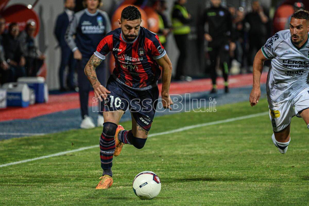 #CrotoneVicenza 1-2 | Spettacolo rossoblù allo Scida: presenti circa settemila spettatori - 