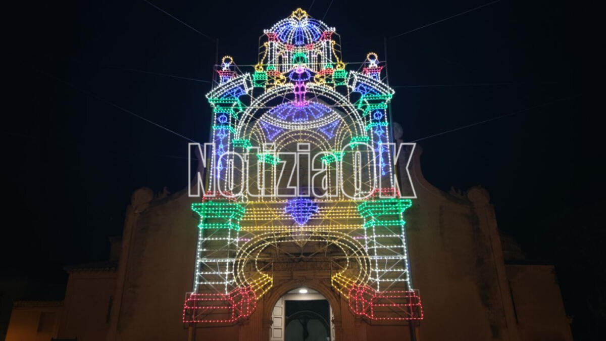 (Foto) Isola di Capo Rizzuto, si accendono le luci per la Madonna Greca -