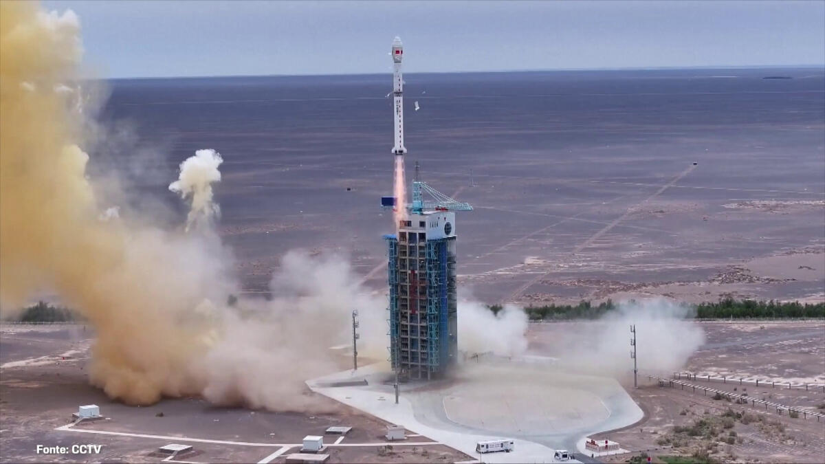 La Cina lancia un nuovo satellite nello spazio - 