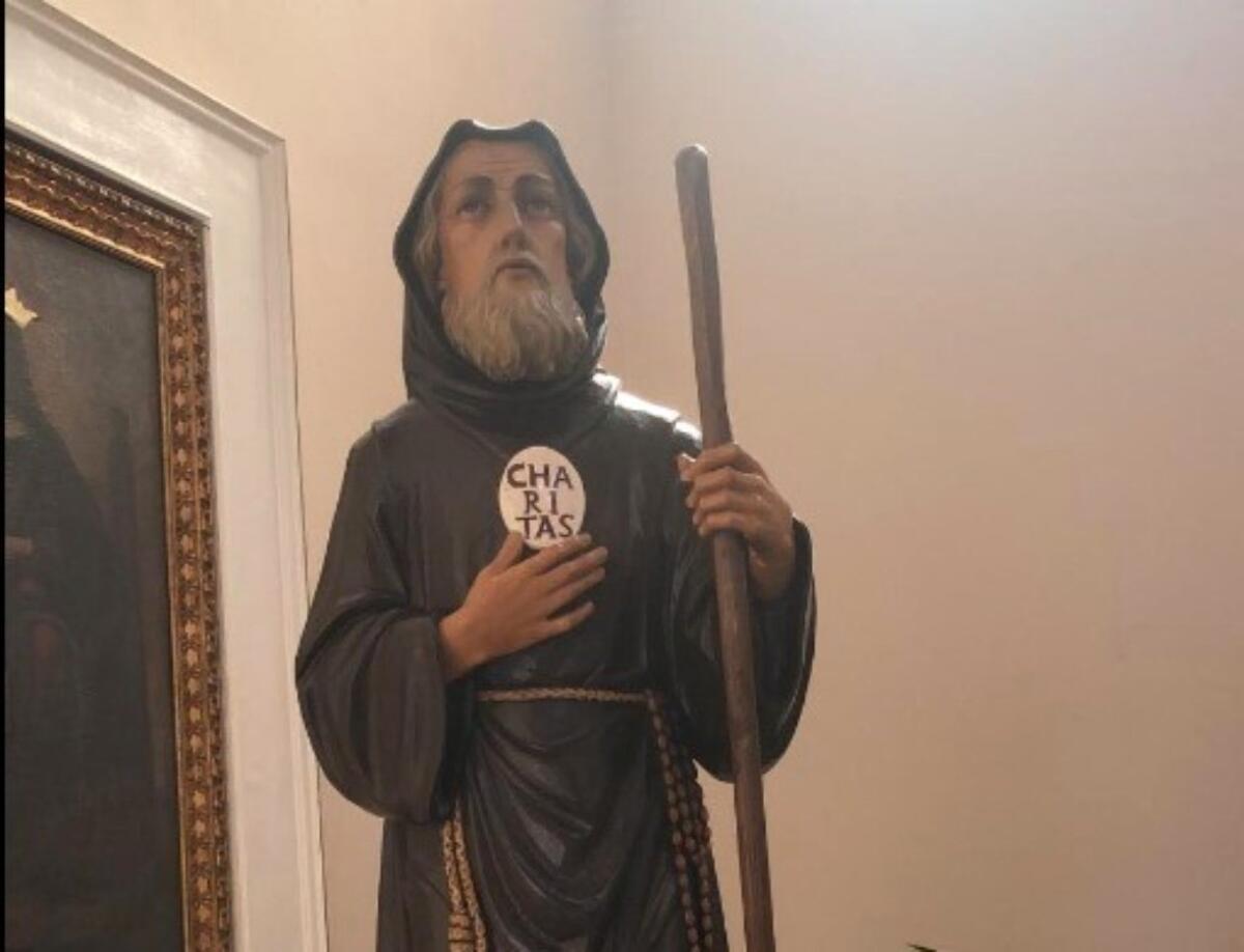 Roccabernarda affida le chiavi del paese a San Francesco: fede e tradizione - 