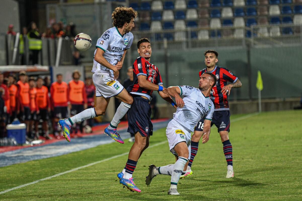 #CrotoneVicenza | Tutti a disposizione di mister Longo per l'attesa sfida allo Scida - 