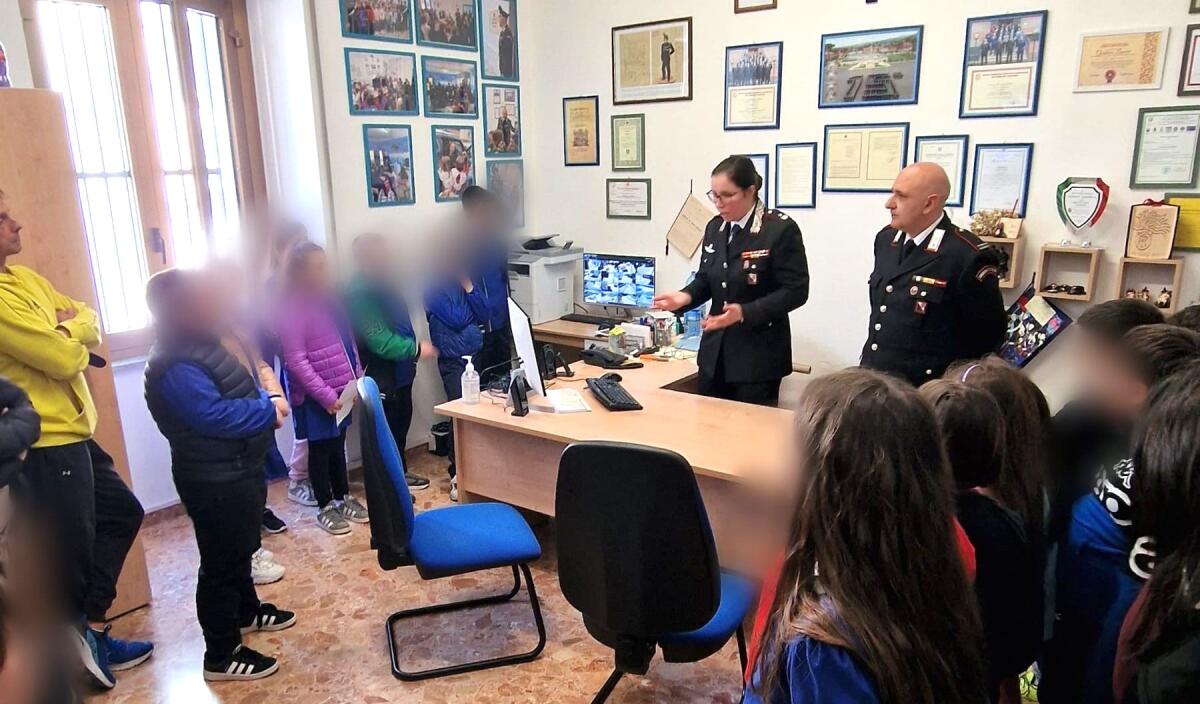 Legalità in cattedra: i Carabinieri incontrano gli studenti a Casabona - 