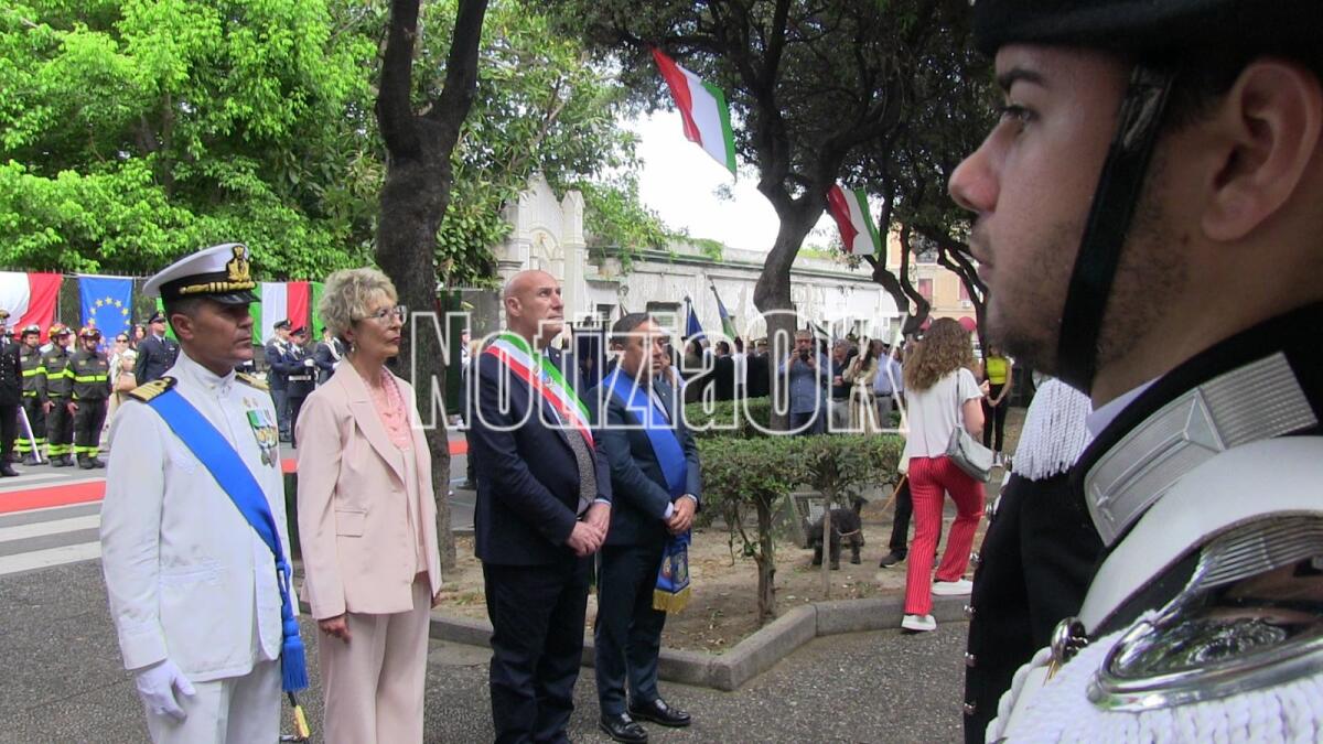 Crotone celebra la Festa della Repubblica: Cerimonia solenne in Piazza Umberto I - 