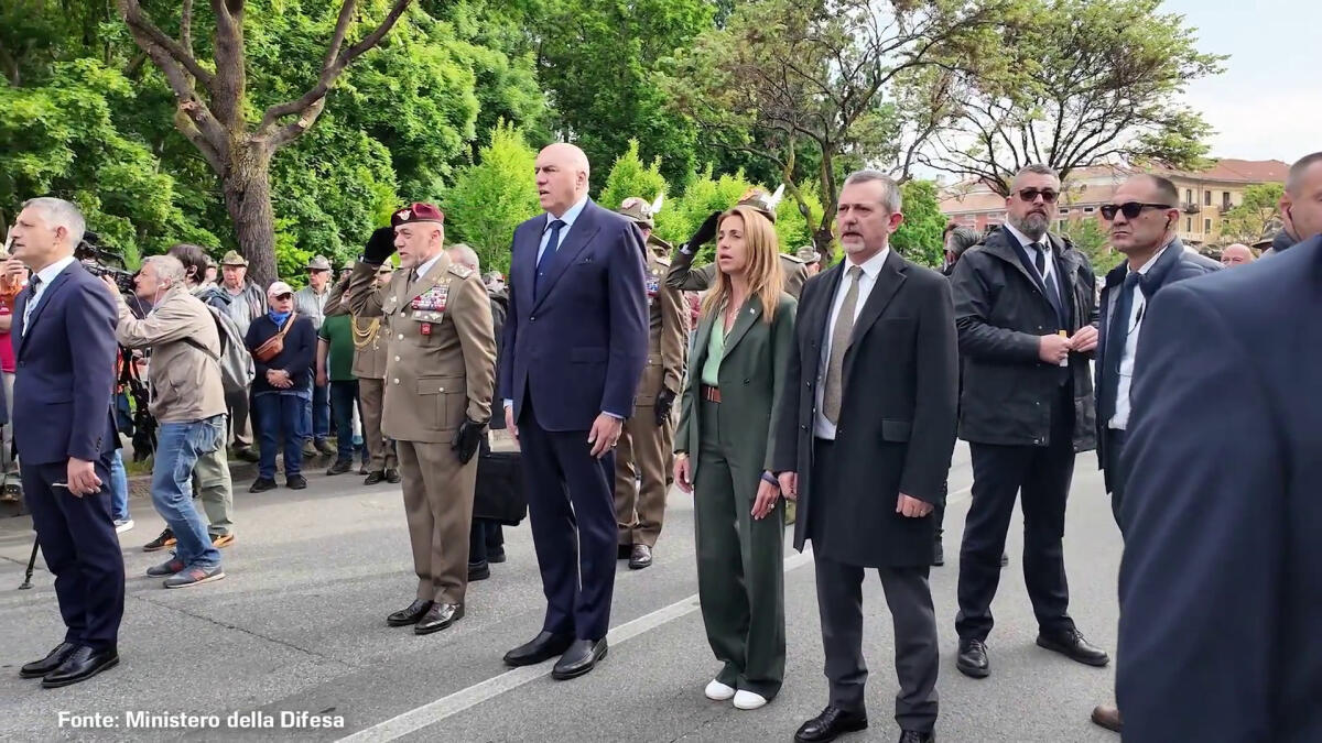 Il ministro della Difesa Crosetto all'adunata degli Alpini a Biella -