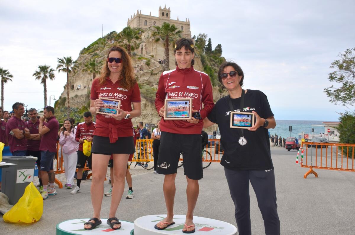 Conclusa gara di Triathlon a Tropea: presentiatleti olimpici internazionali - 