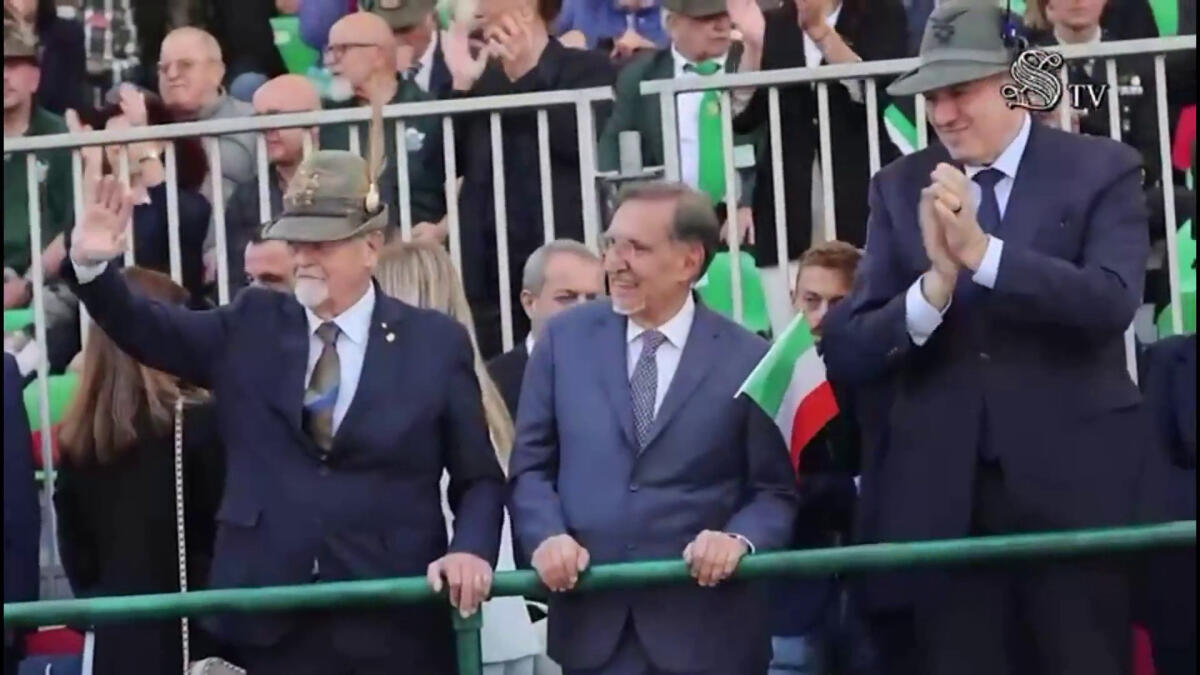 La Russa a Biella all'adunata degli Alpini "Esempio per tutti" -
