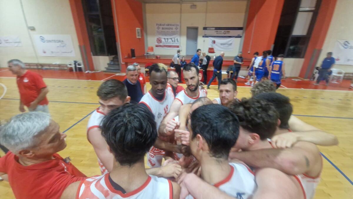 Basket - Salvezza ottenuta: festa grande in casa Sintegra - 
