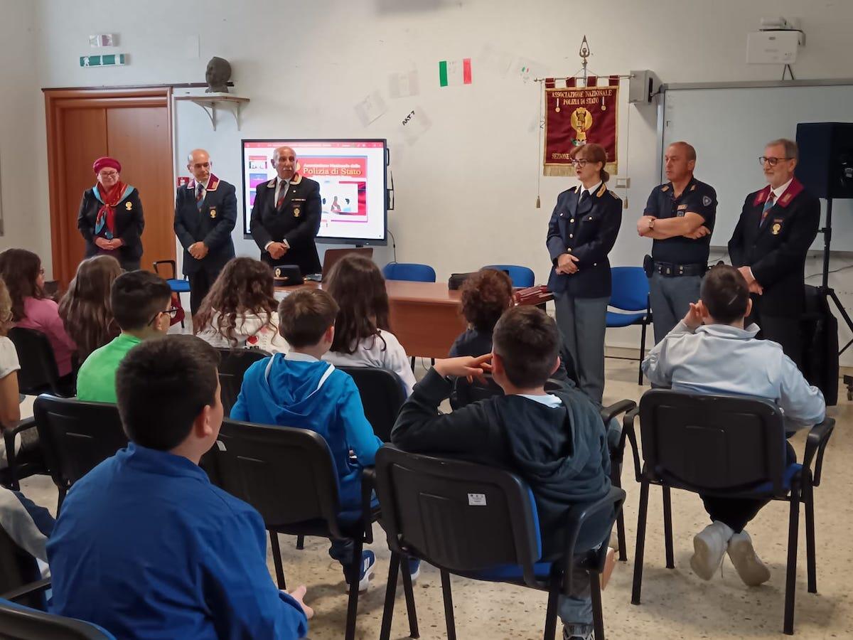 Lamezia Terme - Gli studenti dell’IC “Gatti Manzoni Augruso” a lezione di legalità - 
