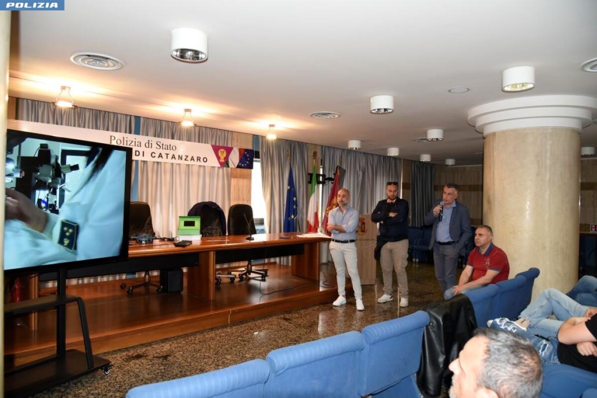 Catanzaro: “sulla scena del crimine” formazione specialistica a cura della Polizia Scientifica - 
