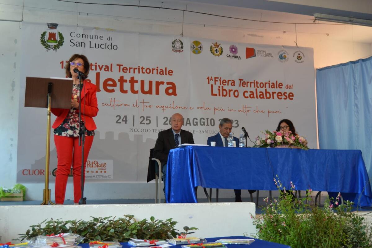 San Lucido celebra la lettura: al via la terza edizione del Festival tra libri, teatro, illustrazioni e rap - 