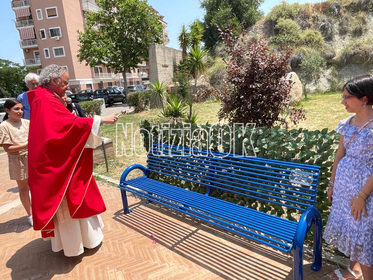 A Crotone una "panchina per la vita" in memoria della dottoressa Emy Bifano - 