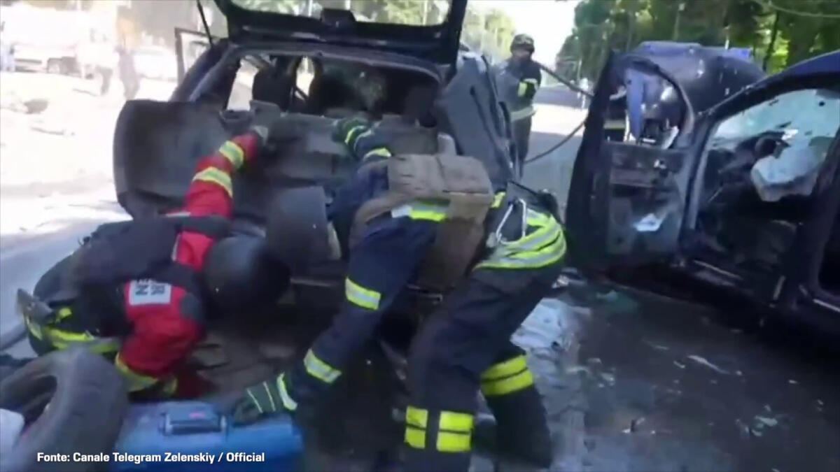 Massiccio attacco missilistico su Sumy in Ucraina, tre i morti civili - 