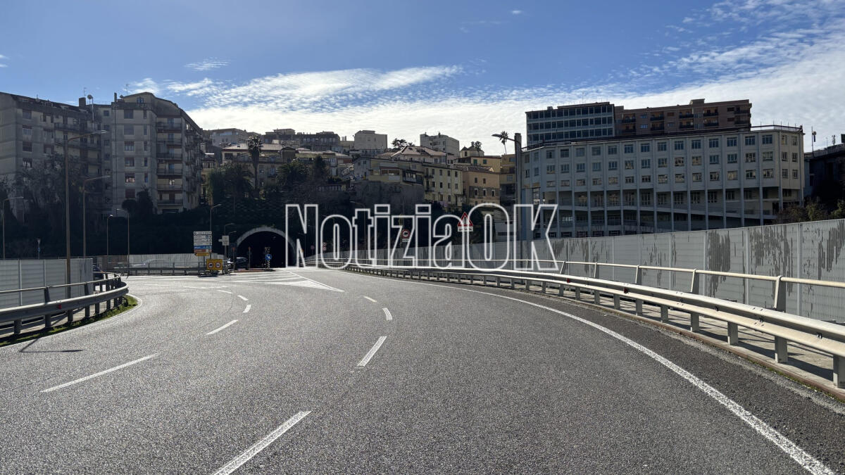 Catanzaro, acqua e disagi in centro città: lavori in corso - 