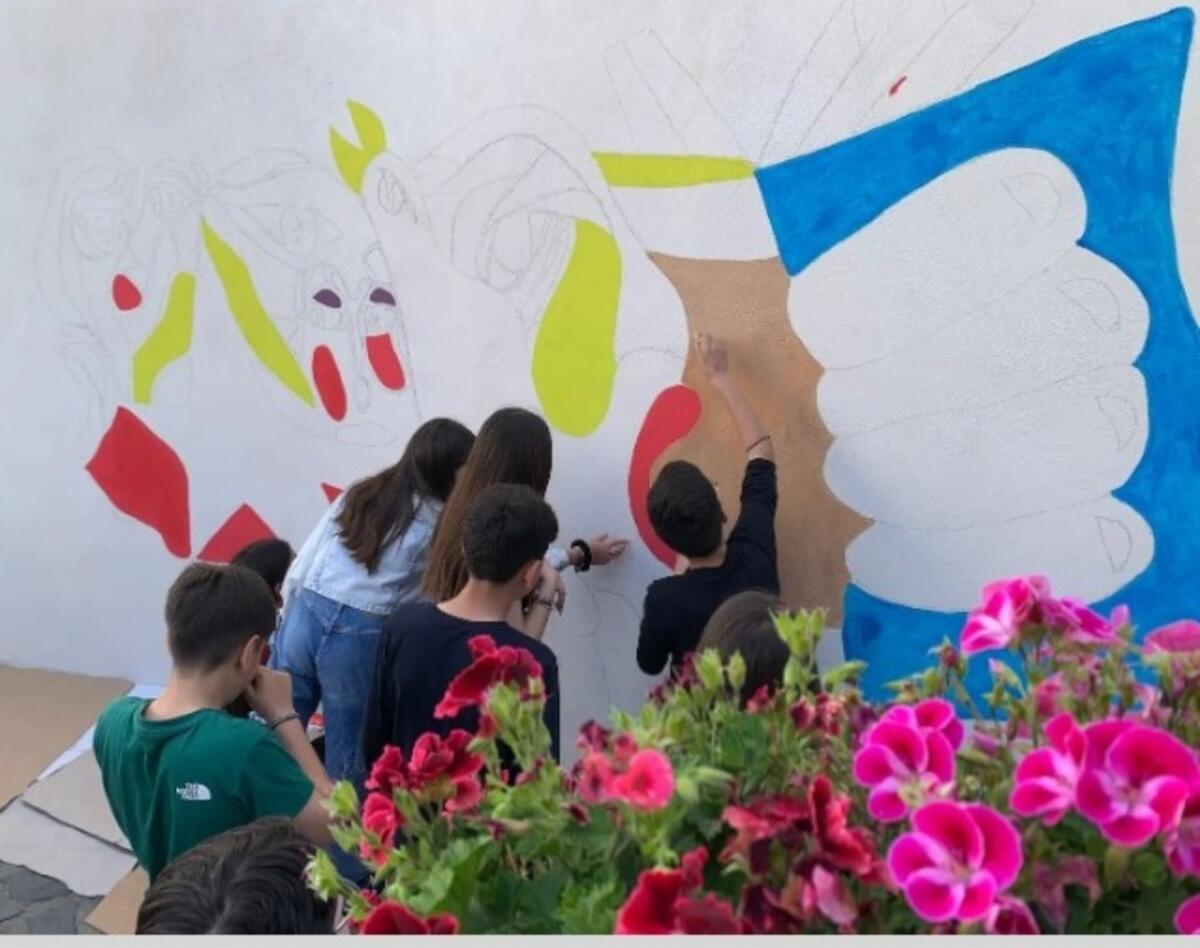 Mandatoriccio, Rigenerazione Urbana: i giovani seguono l'arte di Carrasco -