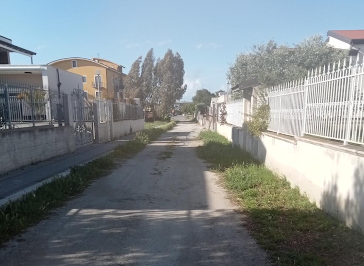 Crotone - Criticità stradali nel quartiere Farina, il Comitato: «Basta responsabilità scaricate sui cittadini» - 