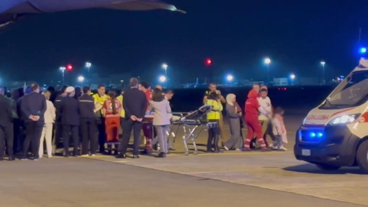 Gaza, l'arrivo a Milano di 6 minorenni palestinesi da curare - 