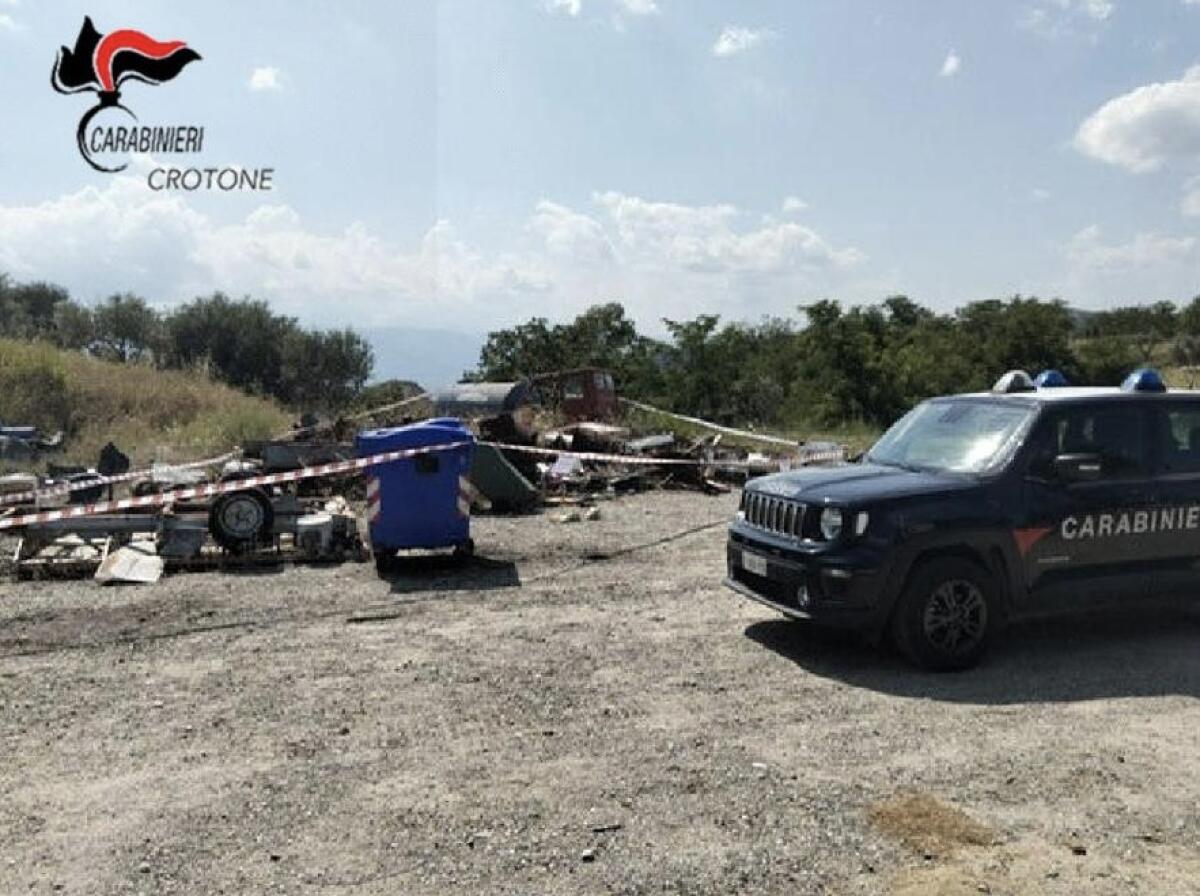 Blitz ambientale dei Carabinieri a San Mauro Marchesato: scoperta discarica illegale - 