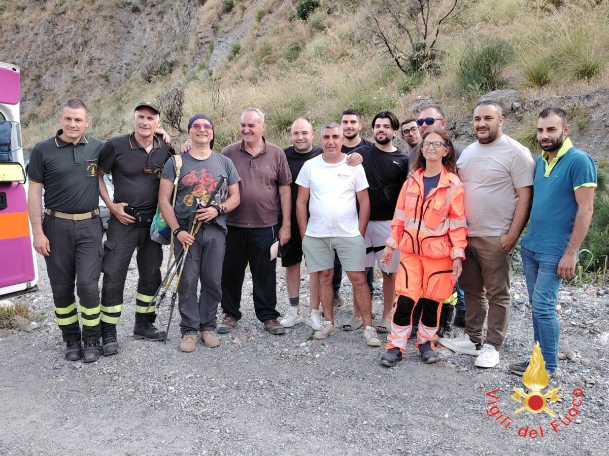 Escursionisti in difficoltà: intervento dei Vigili del Fuoco per portarli al sicuro dal forte caldo - 