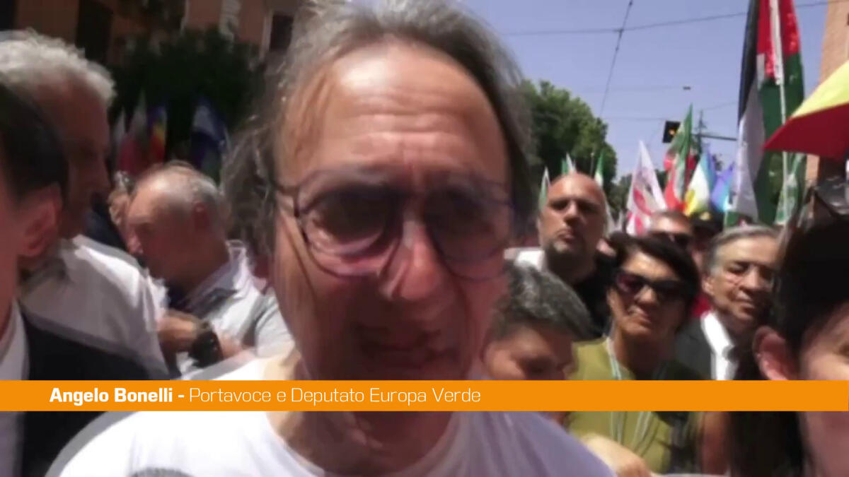 Corteo per Gaza, Bonelli "Fermiamo il criminale Netanyahu" - 
