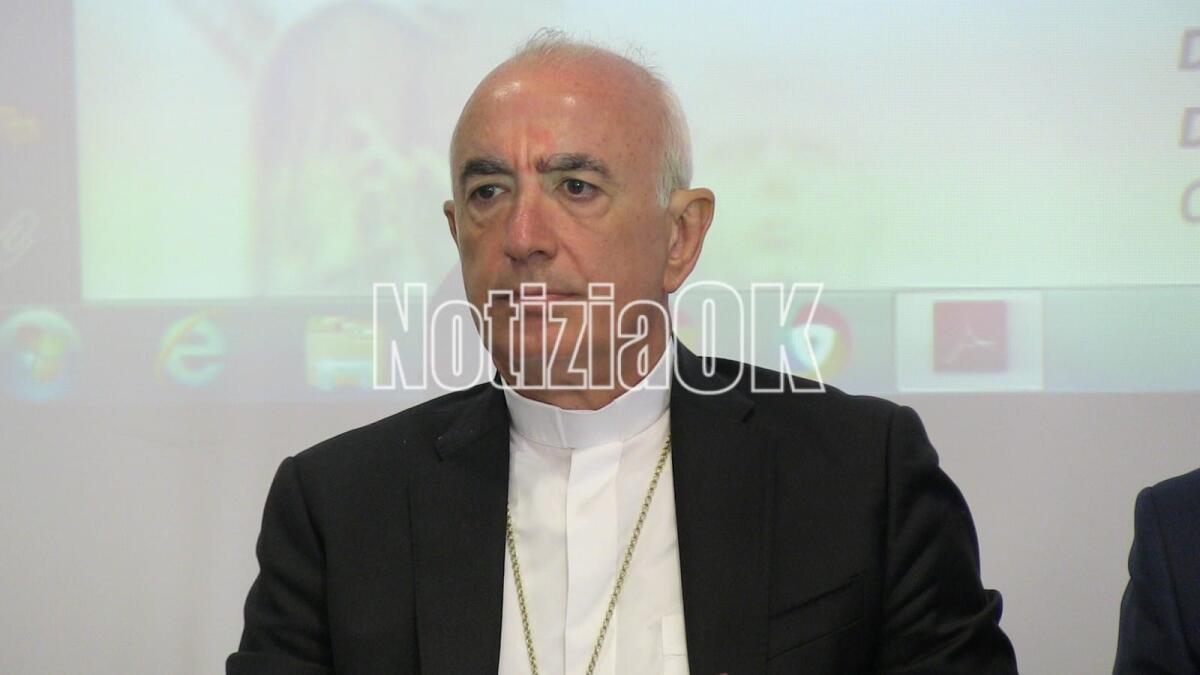 Confraternita della Madonna di Capo Colonna onora Monsignor Antonio Staglianò - 