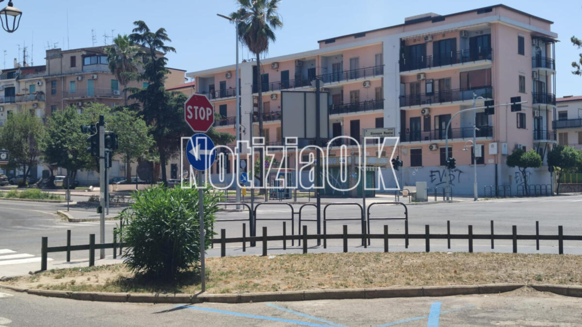 Nei Quartieri di Crotone - Corso Mazzini e le aiuole perdute - 