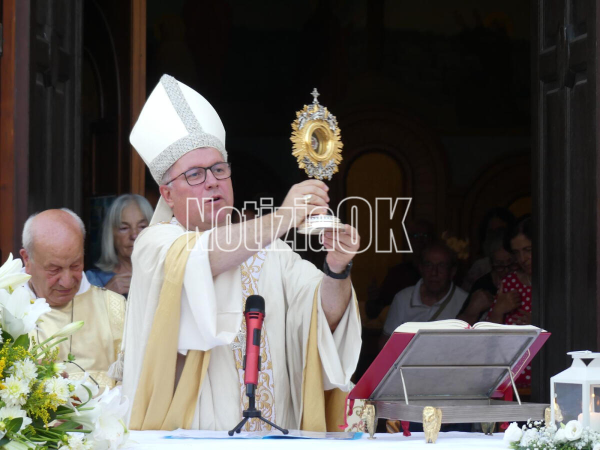 Festa di Sant'Antonio a Crotone: il Vescovo Torriani invita alla gratitudine, con la "conversione della testa e dei pensieri" - 