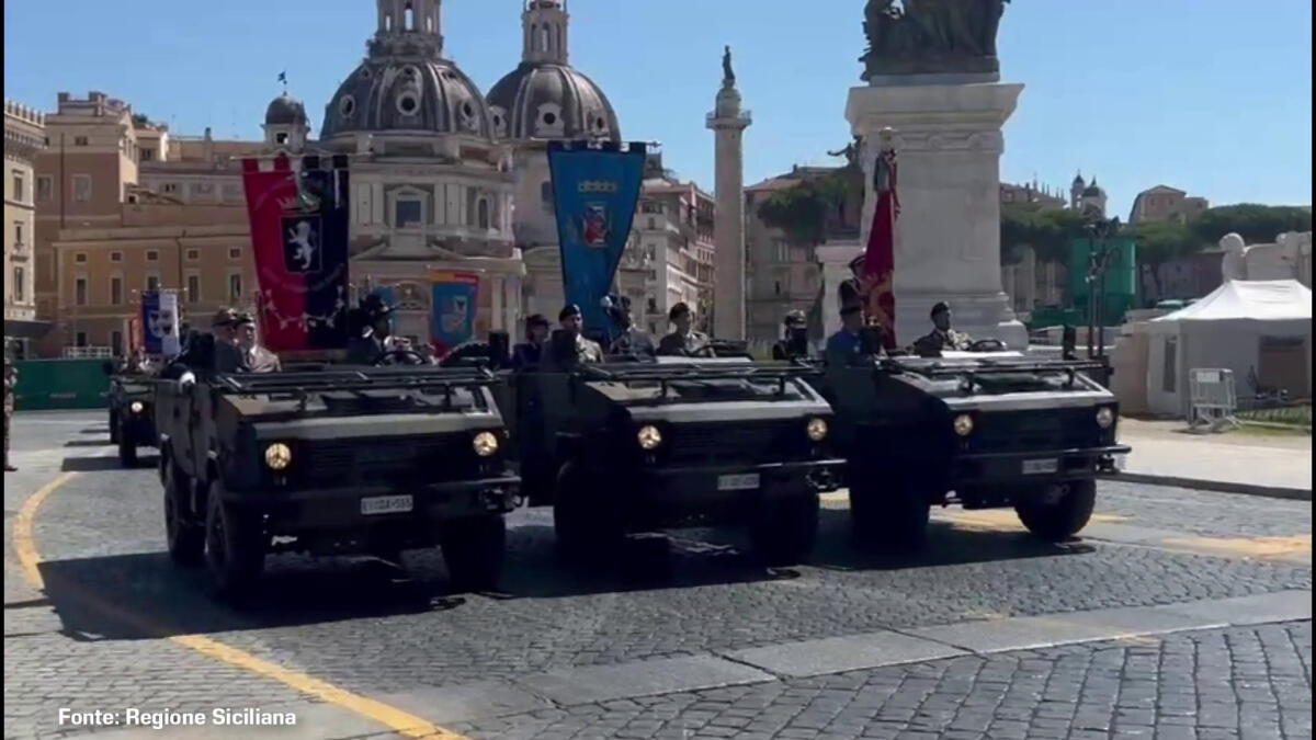 La Sicilia presente alla parata del 2 giugno con il suo gonfalone - 