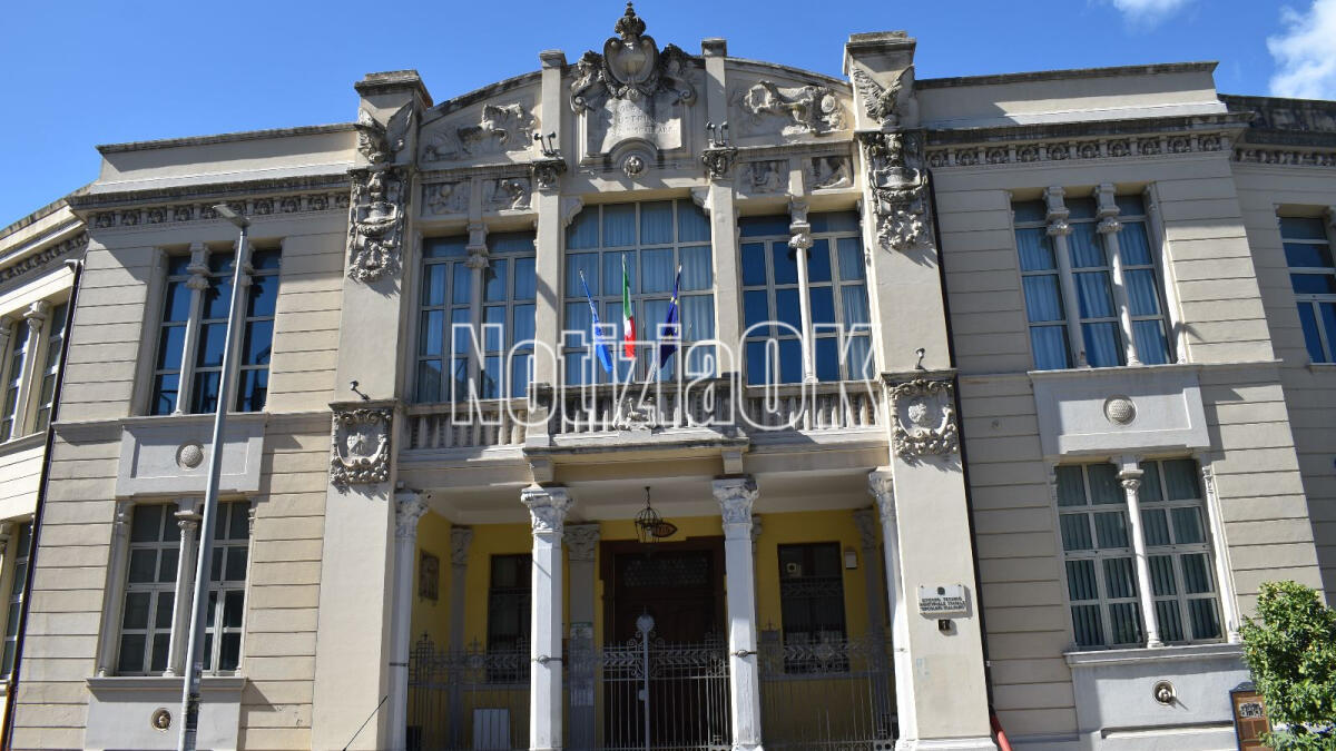 Catanzaro - Sit-in davanti alla Corte di Appello, i sindacati: «Stabilizzare i precari, rinnovare i contratti» - 