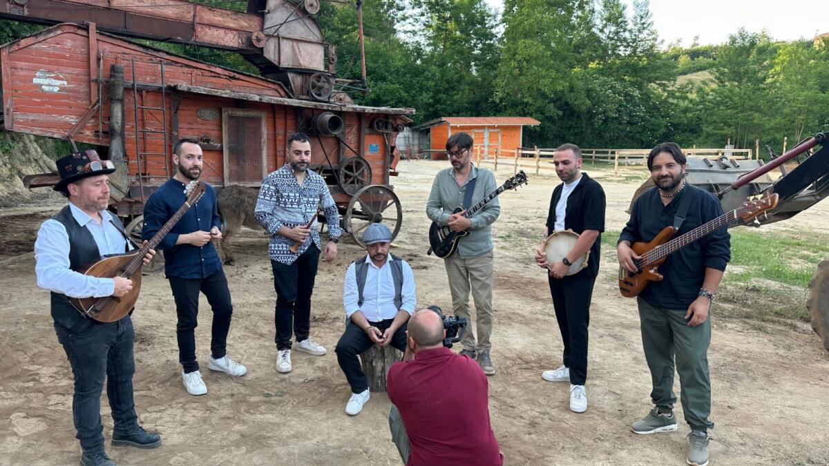 "Duciamara", il nuovo singolo dei Parafoné: un viaggio tra dolcezza e amarezza - 