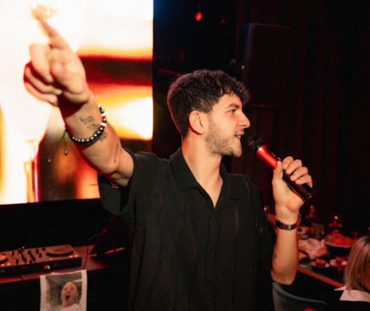 Ad Andora la solidarietà parla anche crotonese: Simone Romano presenta “Supereroi per il Gaslini” - 