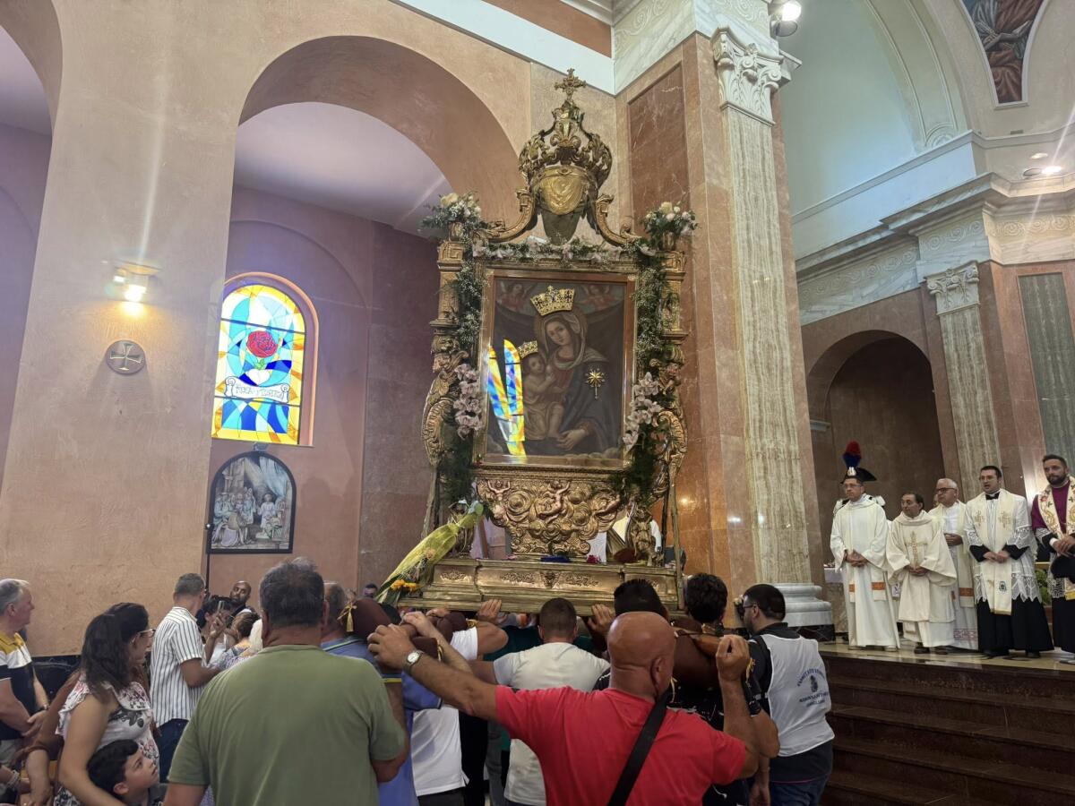 Migliaia di fedeli a Gimigliano per la Madonna di Porto: un Fiume di devozione in Calabria - 