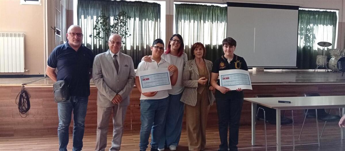Crotone - Premiati gli studenti meritevoli all’Istituto Alcmeone: borse di studio in memoria di Giovanni Palatucci - 