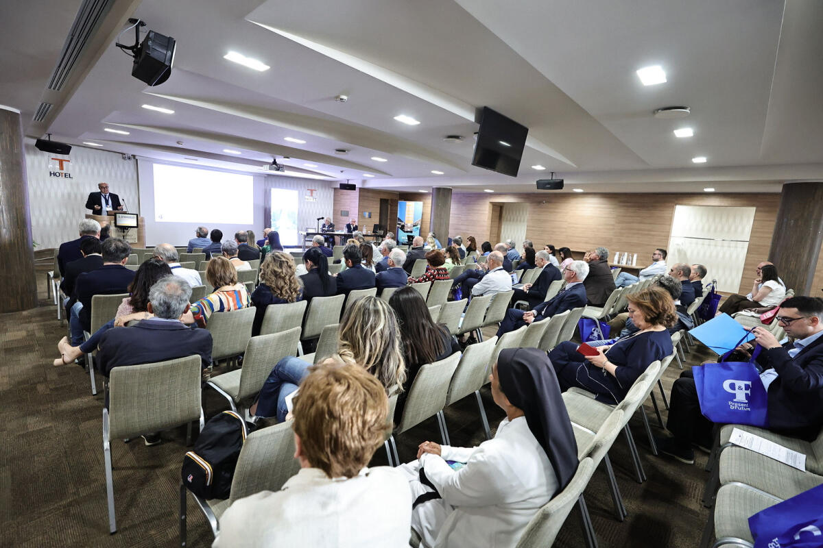 (Foto) Giornate Internistiche, a Lamezia Terme si parla di formazione scientifica con riflessione sul futuro della sanità regionale - 